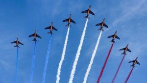 14 Julliet fleches tricolores pour la defence militaire